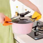 1 pair Kitchen Silicone Heat Resistant Gloves Clips Insulation Non Stick Anti-slip Pot Bowel Holder Clip Cooking Baking Oven Mitts